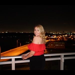 Meet your Posher, Kayla